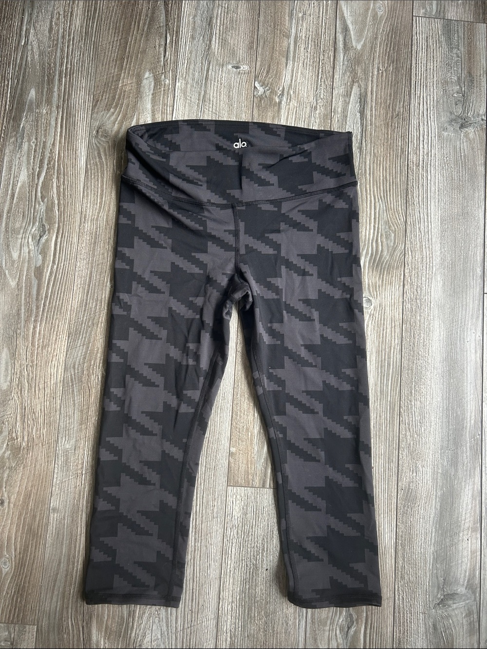 ALO Yoga Black and Gray Houndstooth Leggings
